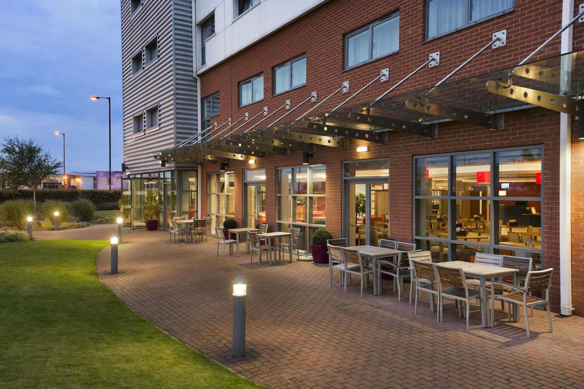 Ramada Encore Донкастер Экстерьер фото